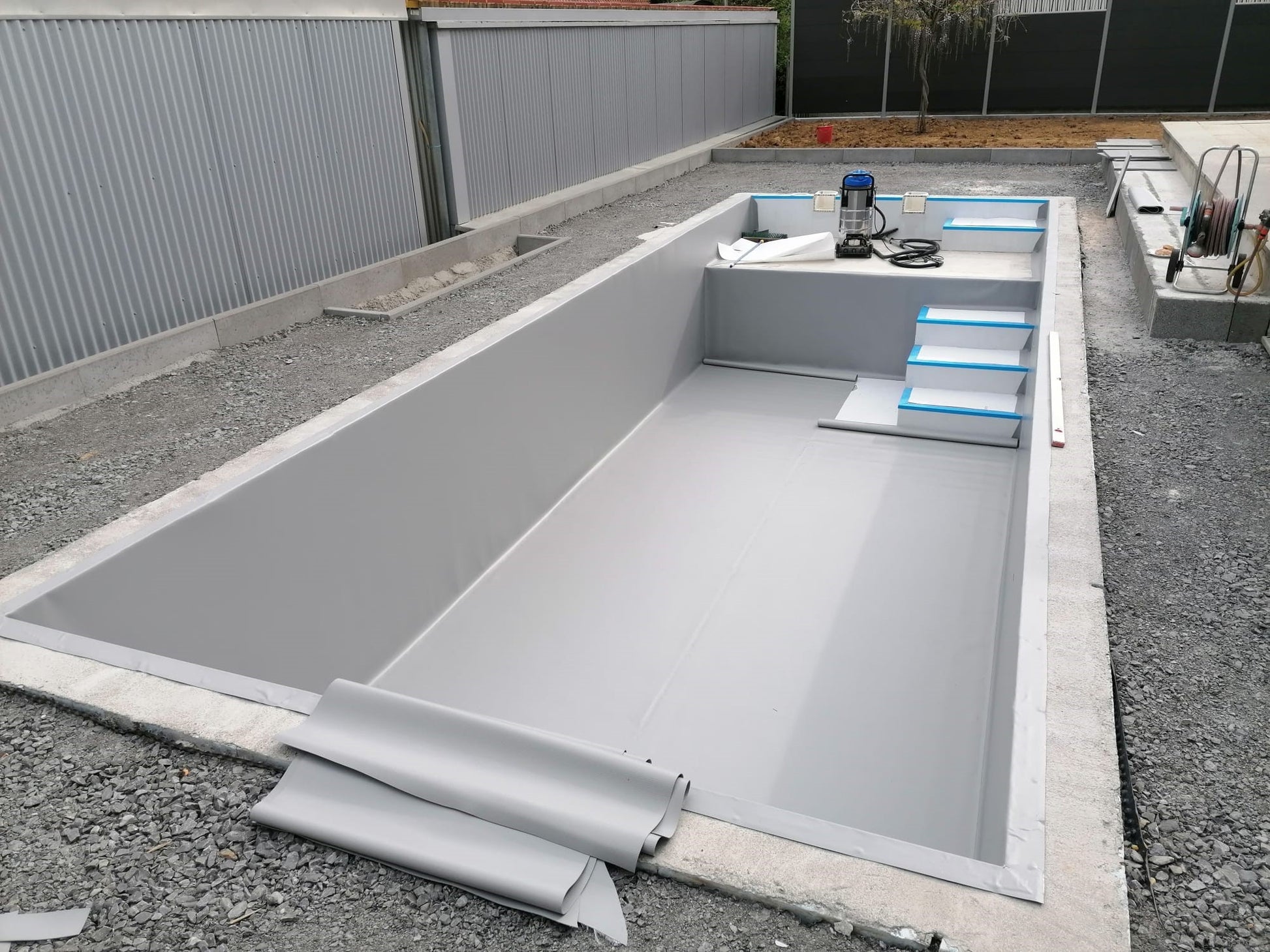 PVC-Poolfolie Zubehör: TeichVision Folienverbundblech Streifen und Ecken für Poolabdichtung, langlebiges Poolzubehör